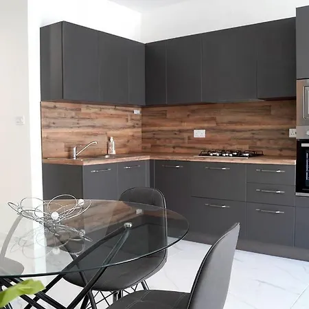 Apartment Luxurious Next To The Sea *